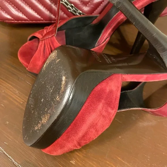 Fendi T Strap Sandals. - Picture 7 of 8